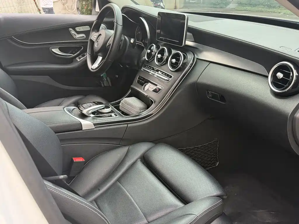 Mercedes-Benz C-Class — миниатюра 8