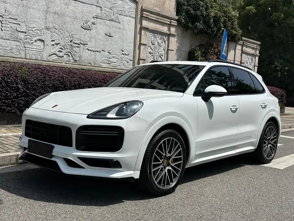 Porsche Cayenne 2021