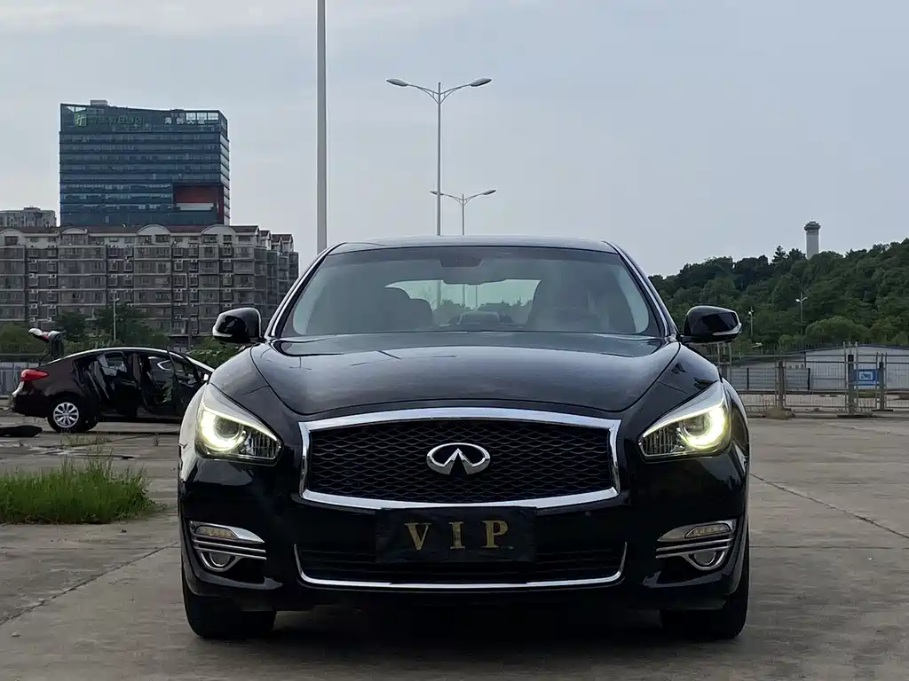 Infiniti Q70 2017 Q70L 2.5L Enjoy