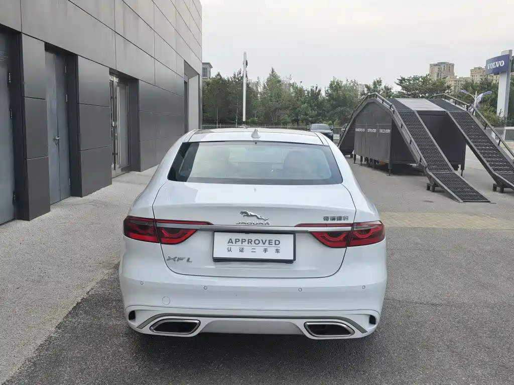 Jaguar XFL 2024 2.0T P250 Premium Luxury
