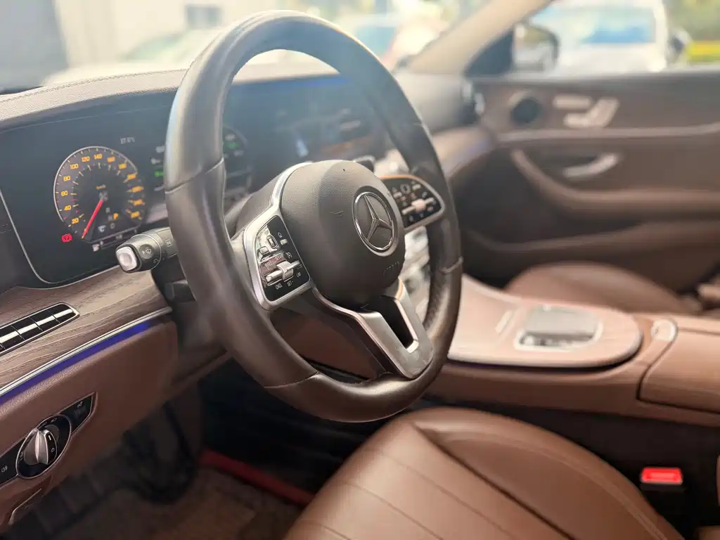 Mercedes-Benz E-Class New Energy — миниатюра 14