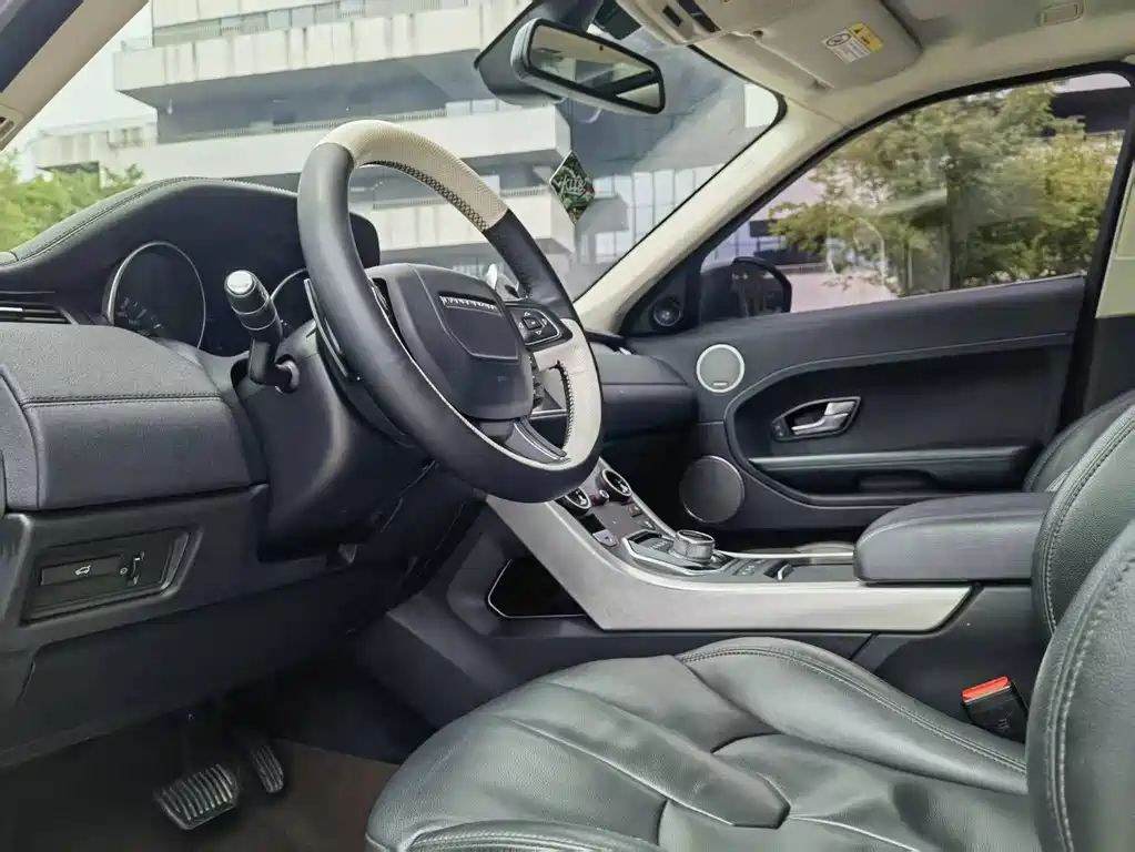 Land Rover Evoque — миниатюра 8