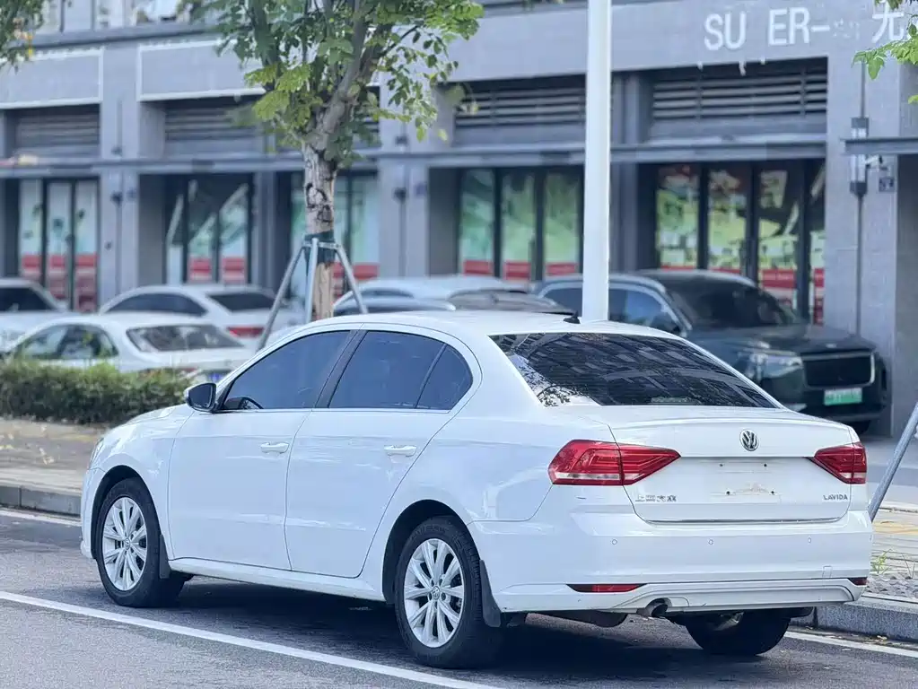Volkswagen Lavida — миниатюра 8
