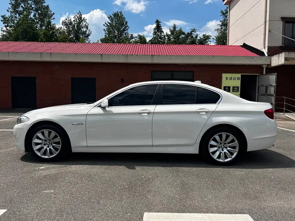 BMW 5 Series (Import) — миниатюра 28