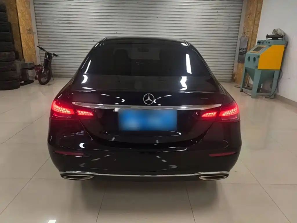 Mercedes-Benz E-Class — миниатюра 6