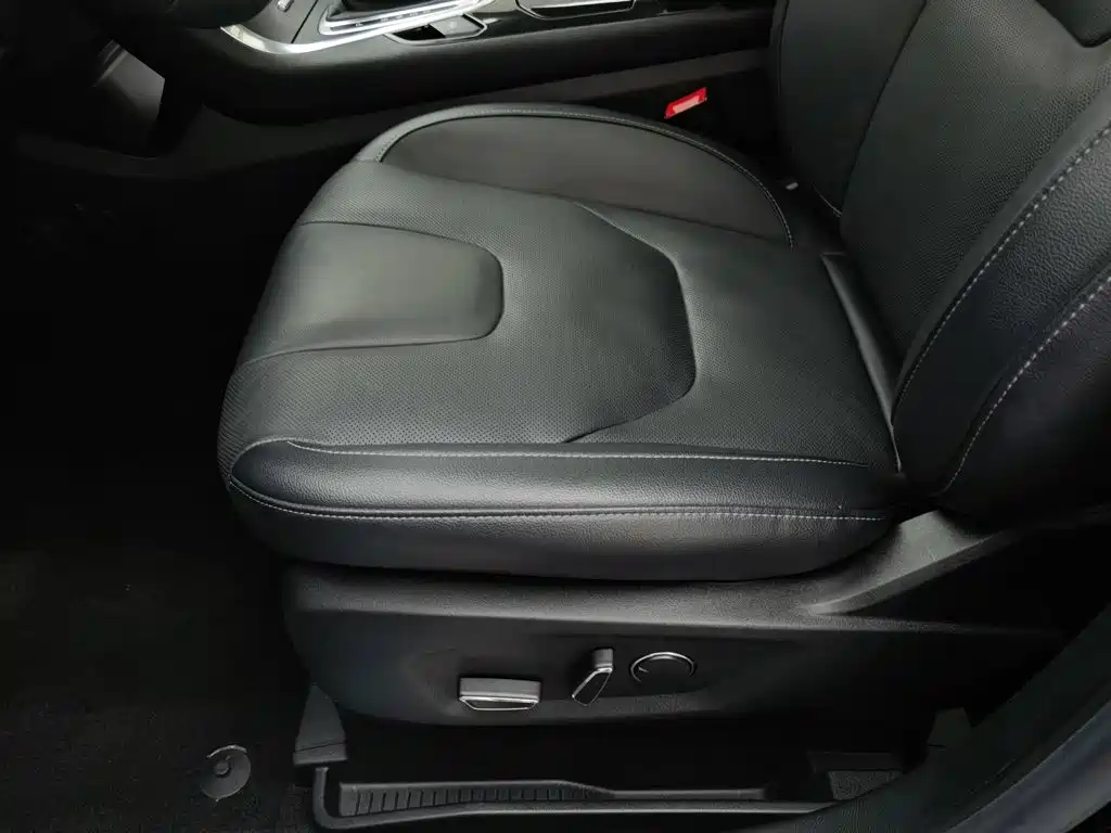 Ford Edge — миниатюра 20