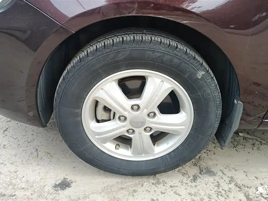 Kia Forte 2014 1.6L MT GL