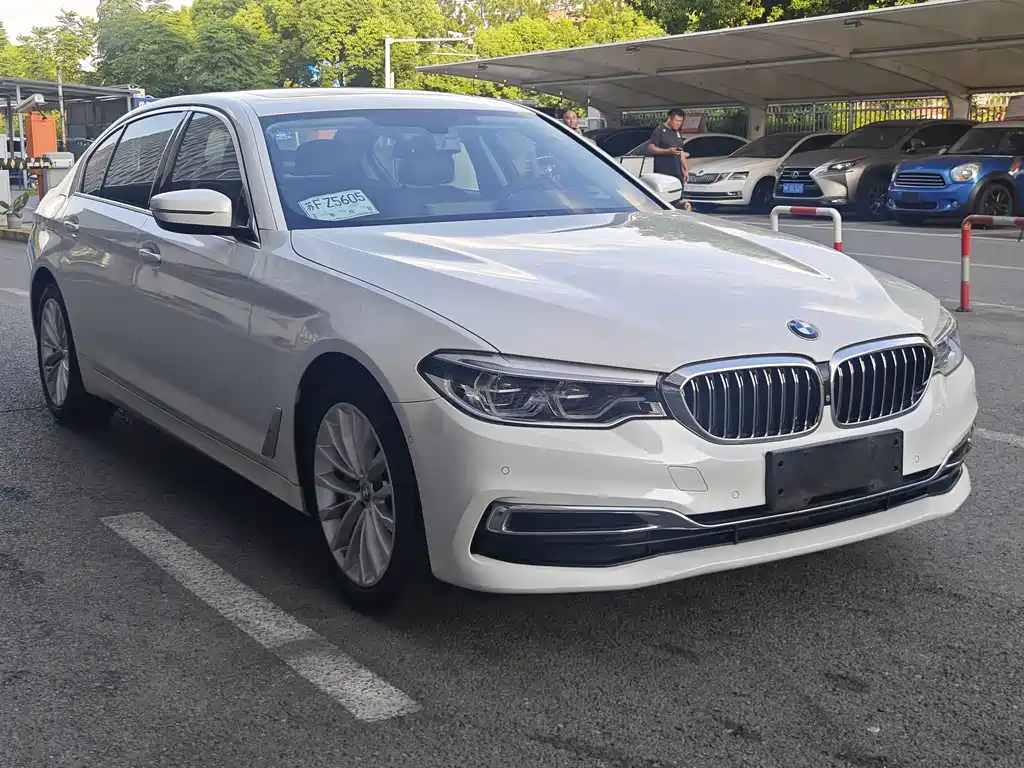 BMW 5 Series — миниатюра 3