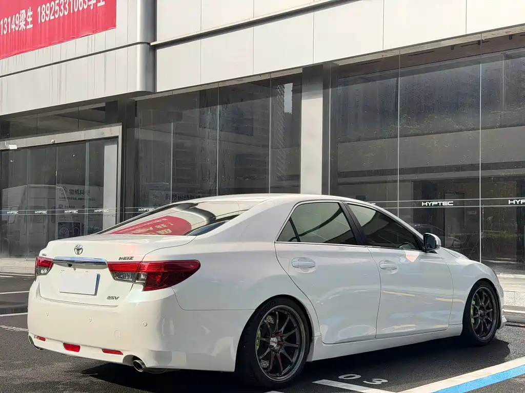 Toyota Reiz — миниатюра 5