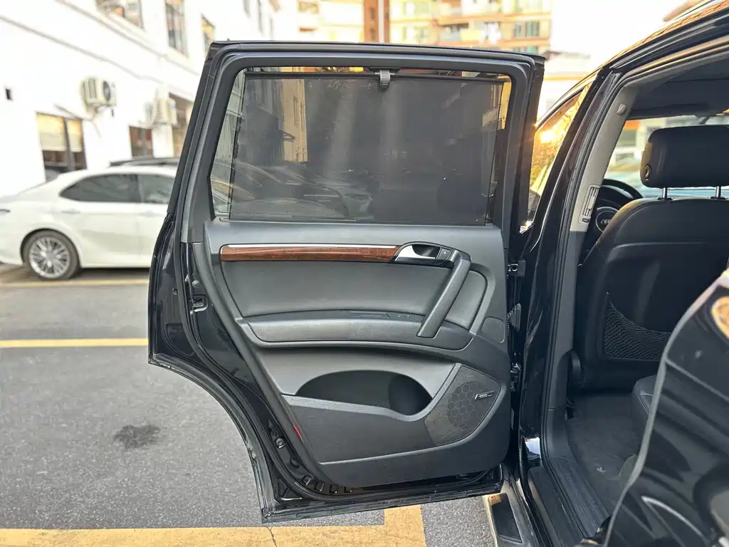 Audi Q7 — миниатюра 16