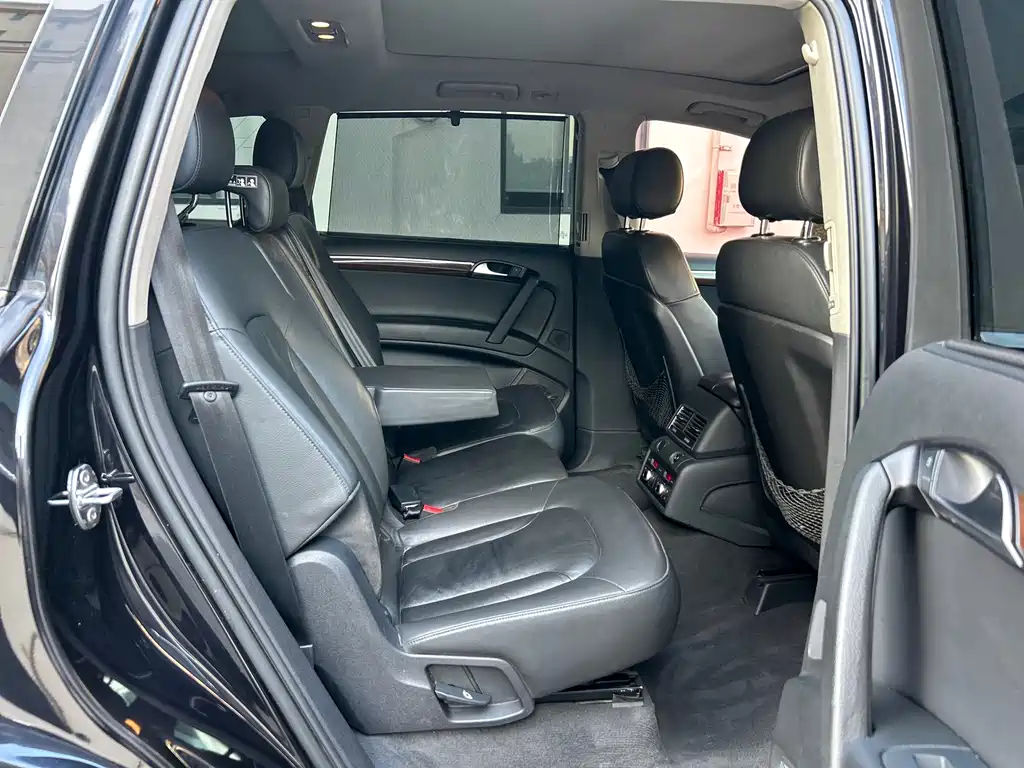 Audi Q7 — миниатюра 31