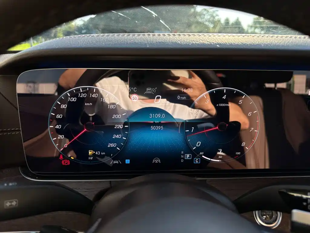 Mercedes-Benz E-Class — миниатюра 11