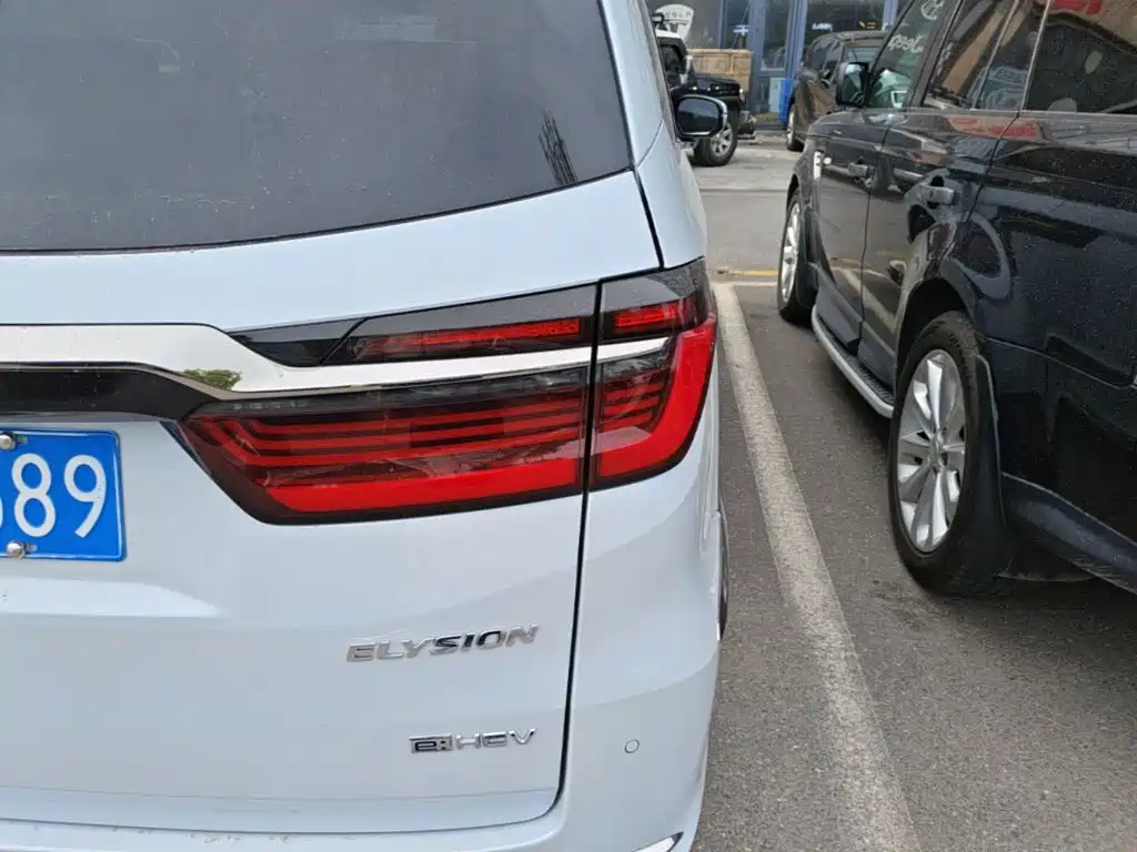 Honda Elysion — миниатюра 8