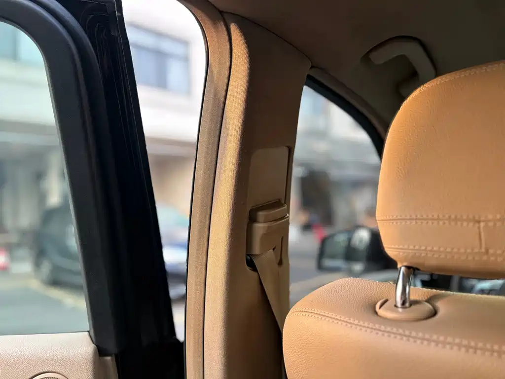 Mercedes-Benz M-Class — миниатюра 26