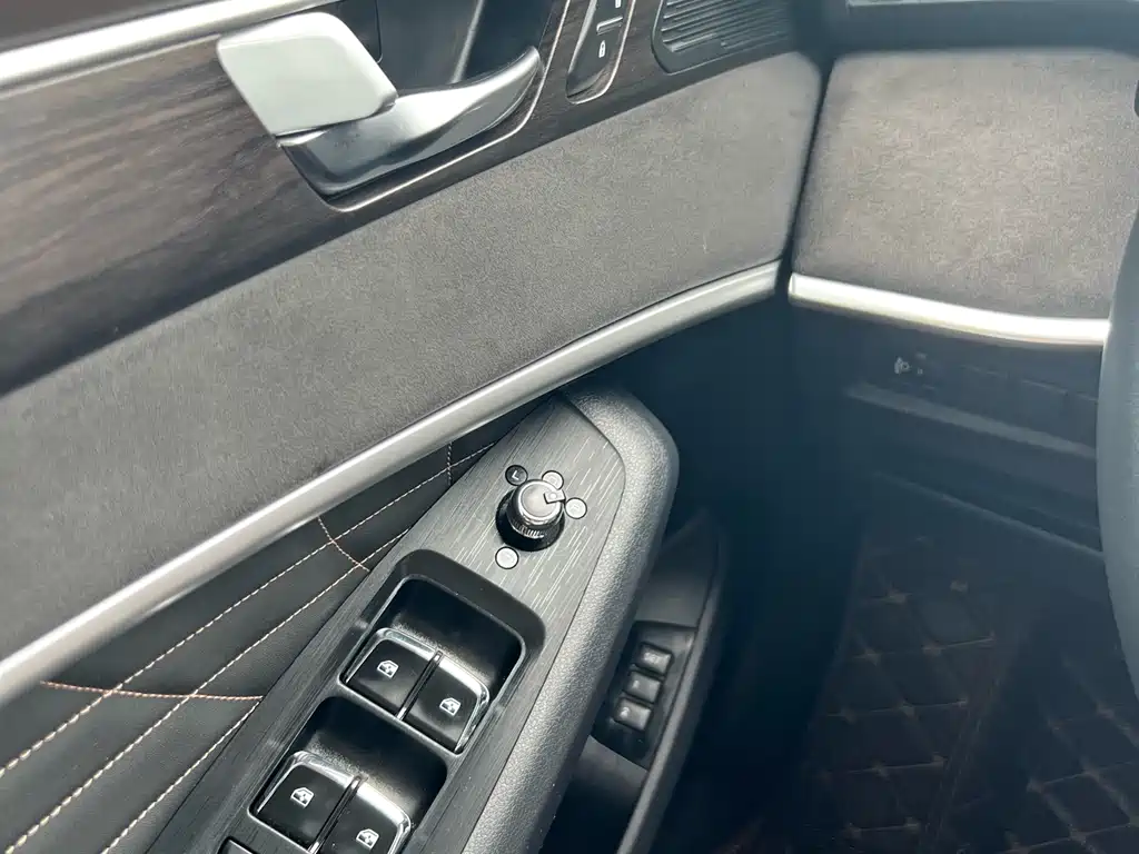 DONGFENG YI HYUN MAX