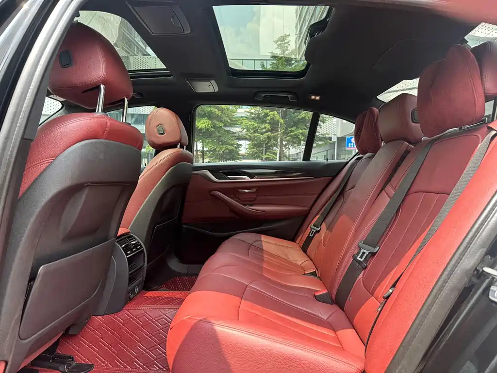 BMW 5 Series — миниатюра 17