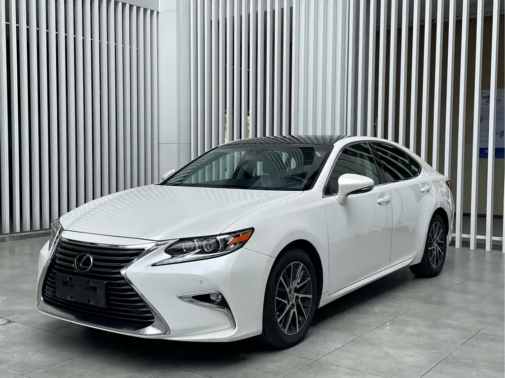 Купить Lexus ES