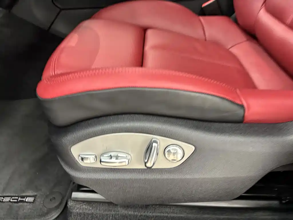 Porsche Macan — миниатюра 12