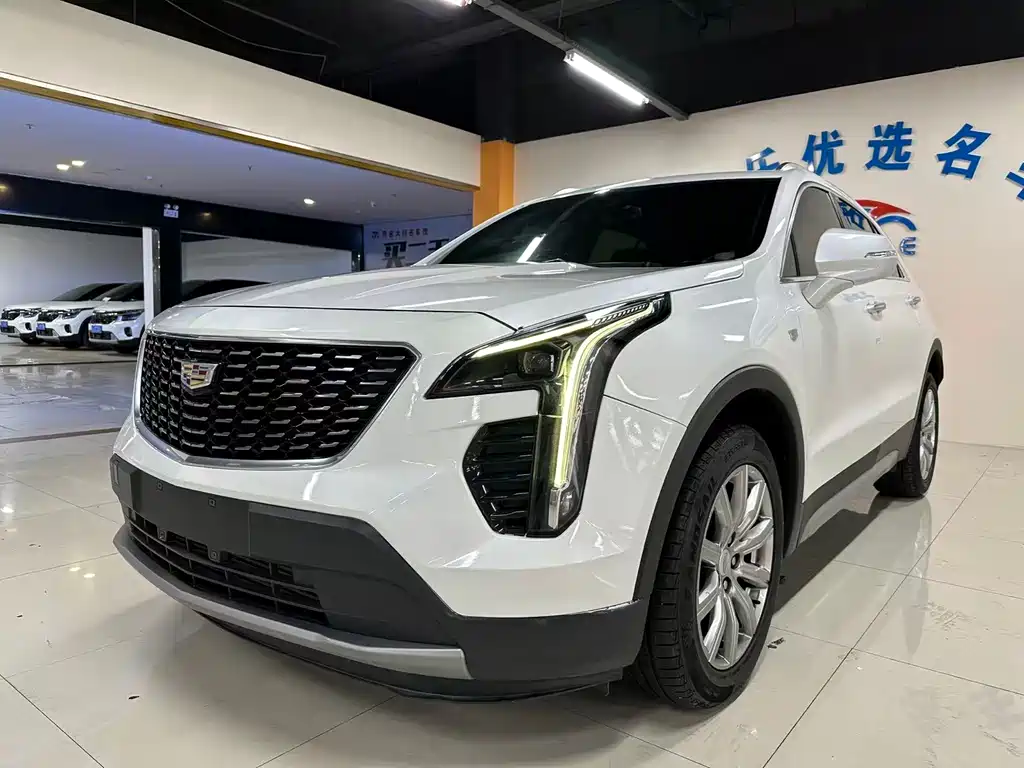 Купить Cadillac XT4
