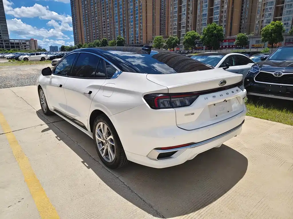 Ford Mondeo — миниатюра 9