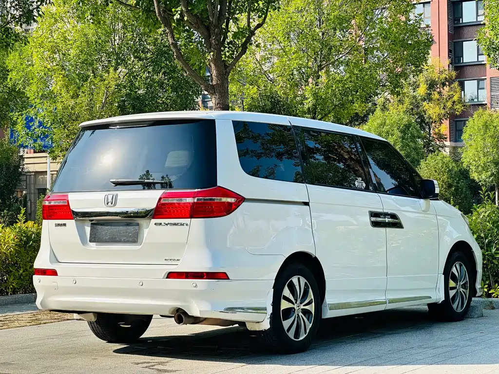 Honda Elysion — миниатюра 17
