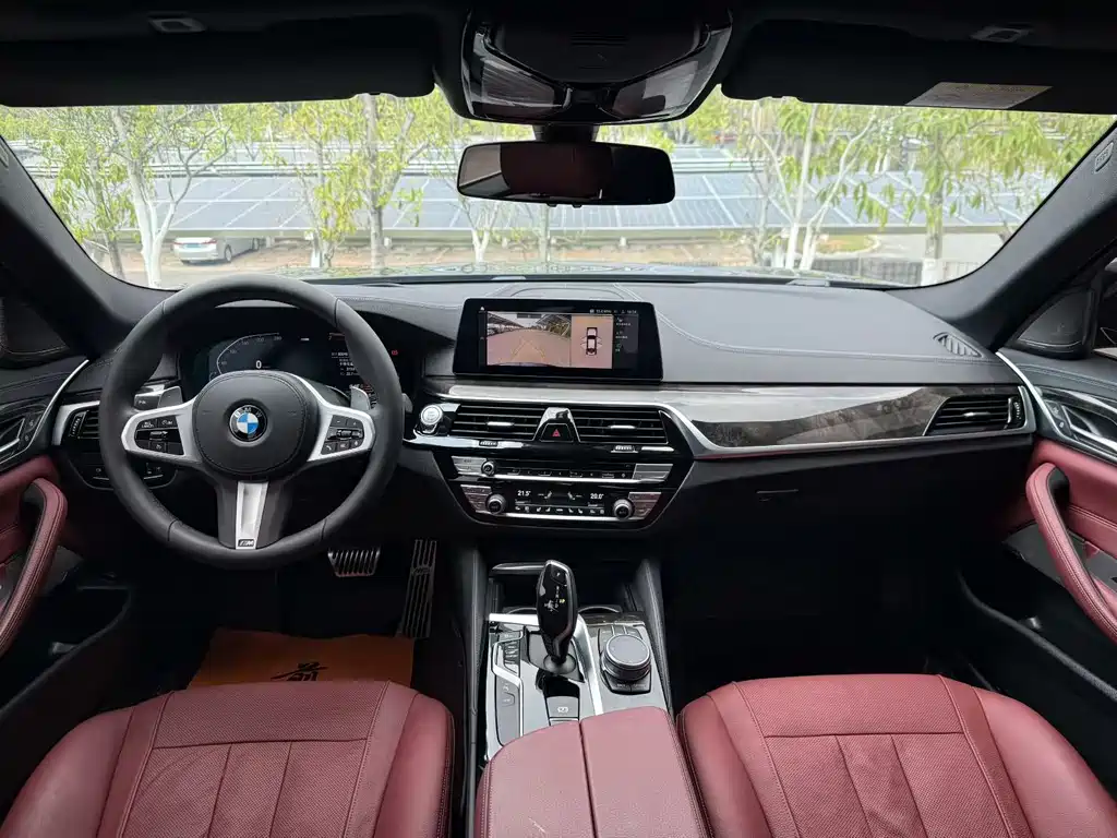 BMW 5 Series — миниатюра 13