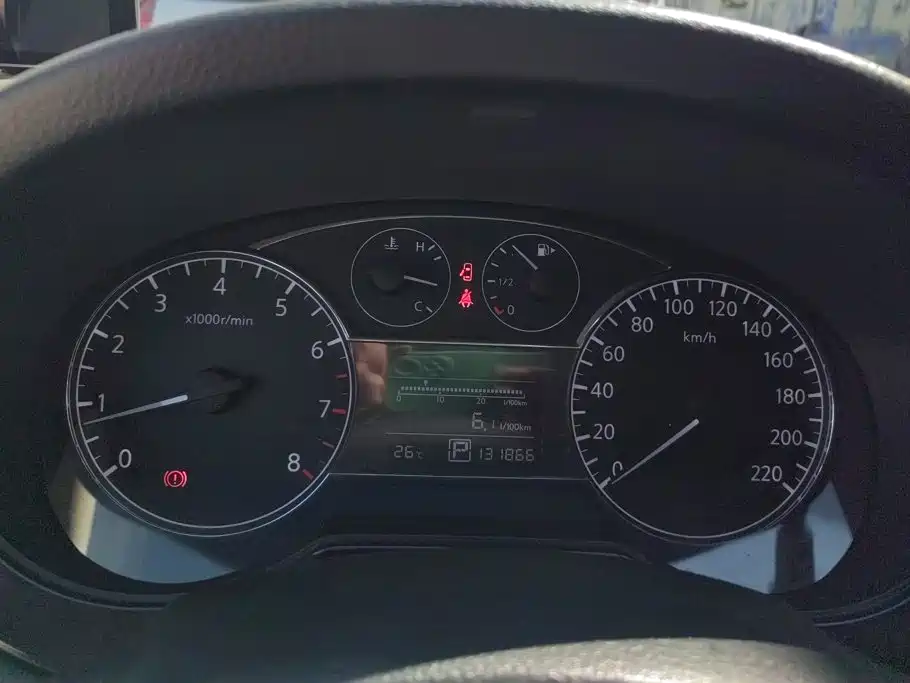 Nissan Tiida — миниатюра 14