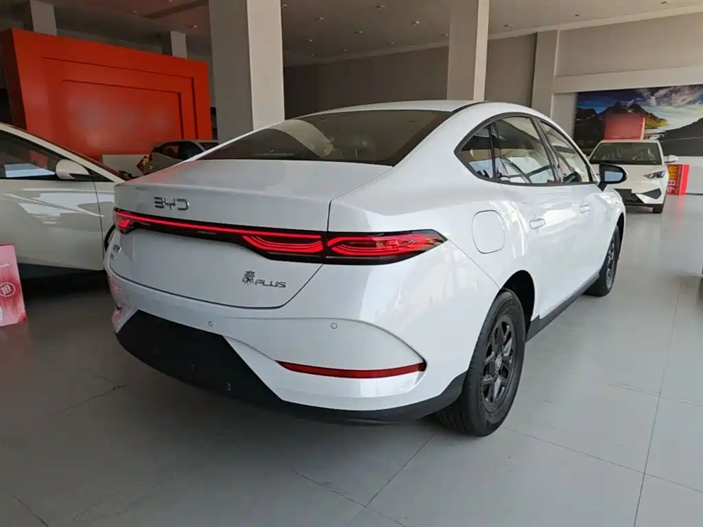 BYD Qin Plus PLUS 2025 DM-i Smart Drive 128KM