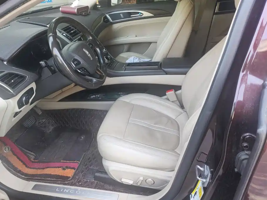 Lincoln MKZ — миниатюра 9
