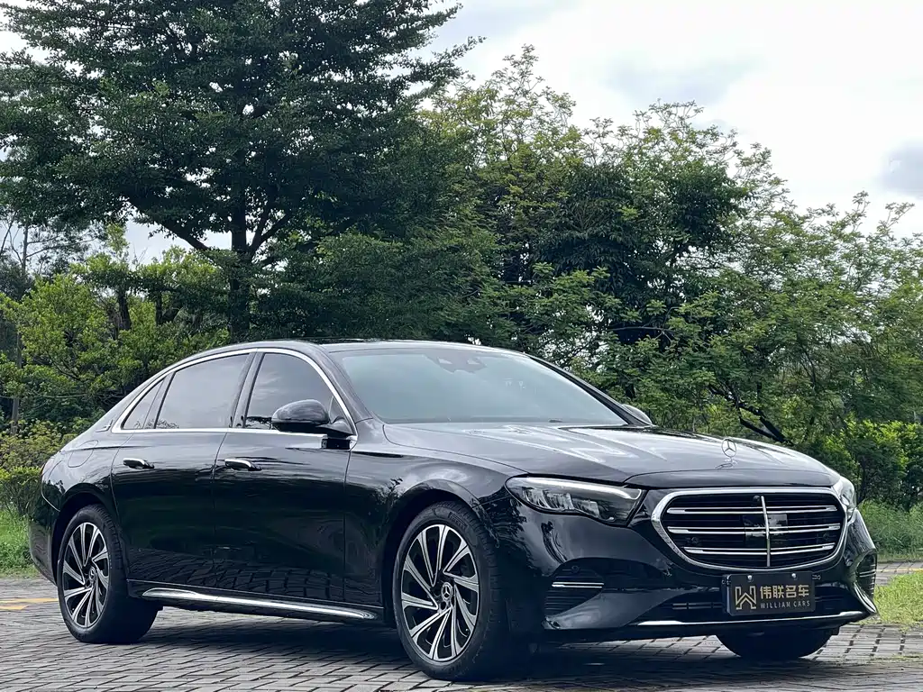 Mercedes-Benz E-Class — миниатюра 3