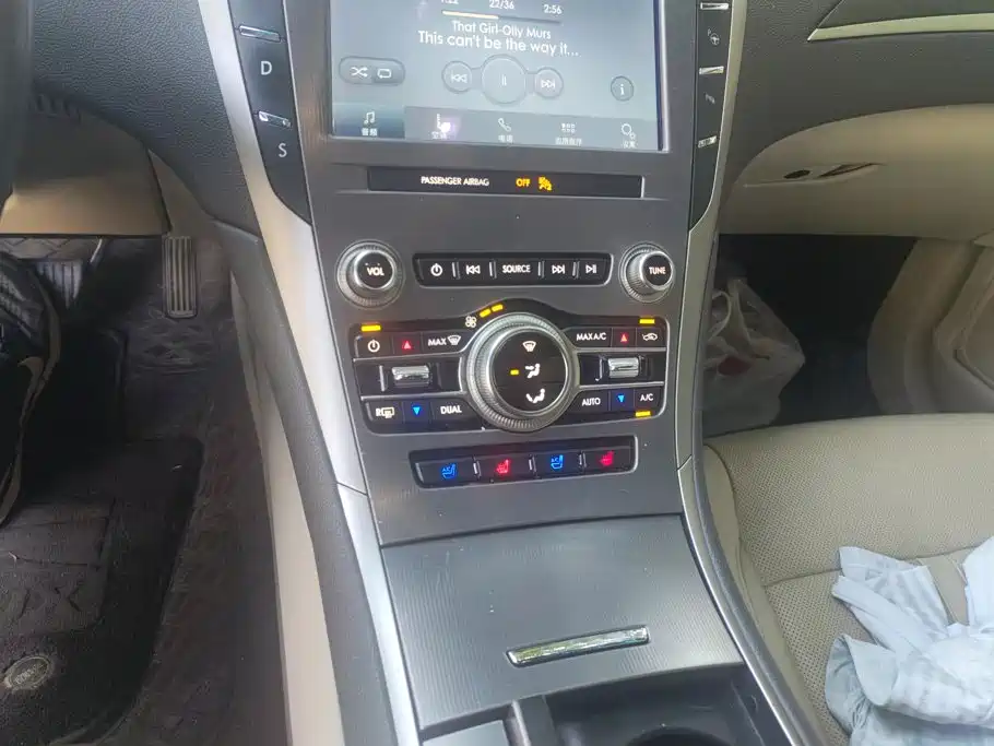 Lincoln MKZ — миниатюра 16