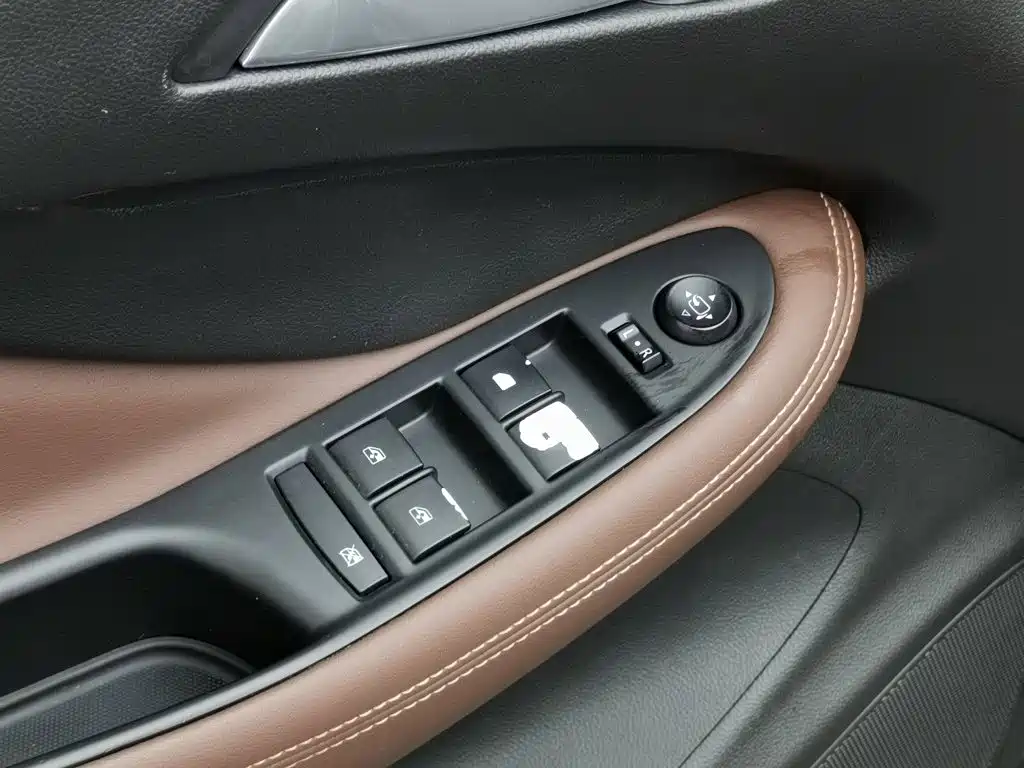 Buick Envision Plus — миниатюра 9