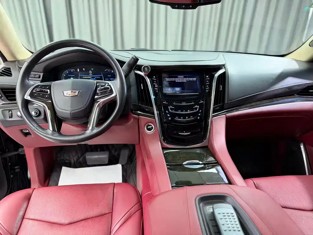Cadillac Escalade — миниатюра 7