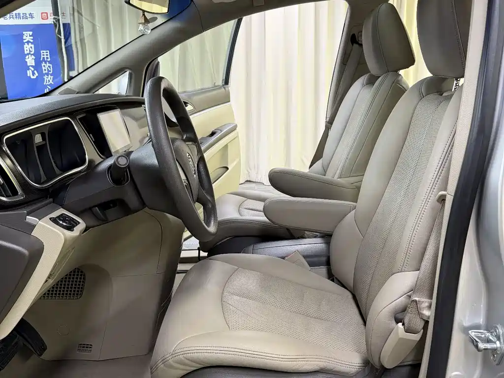 Buick GL8 — миниатюра 15