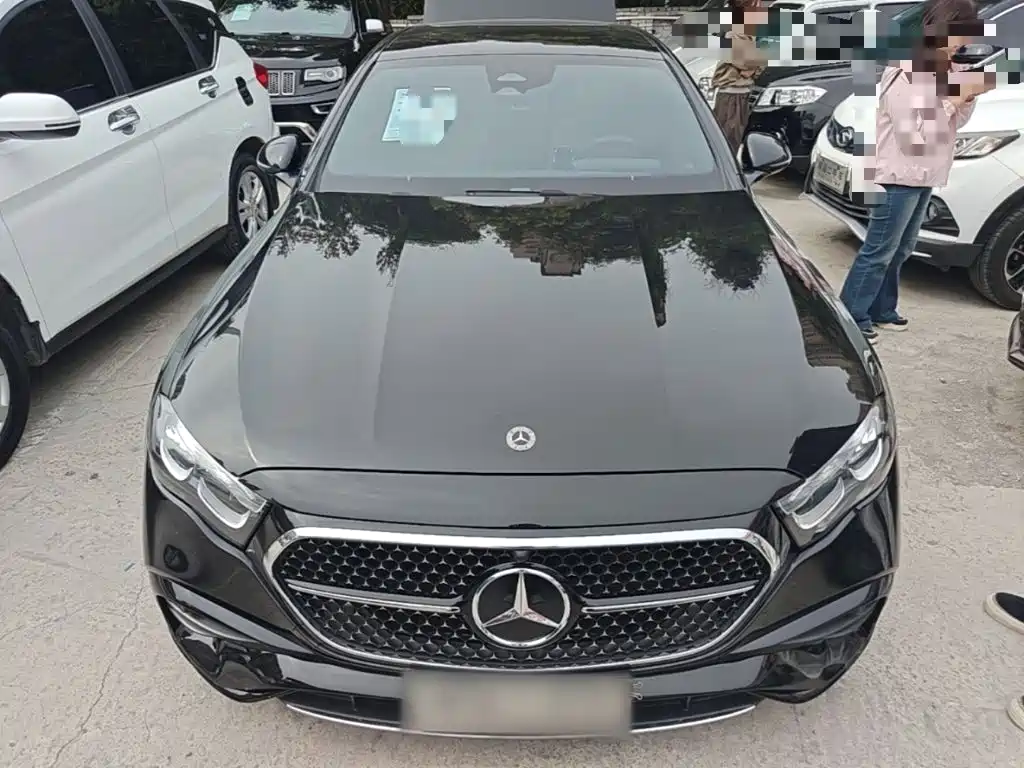 Mercedes-Benz E-Class — миниатюра 3