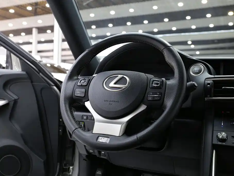Lexus IS — миниатюра 11