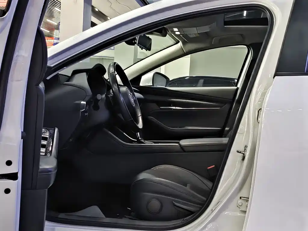 Mazda 3 Axela — миниатюра 8
