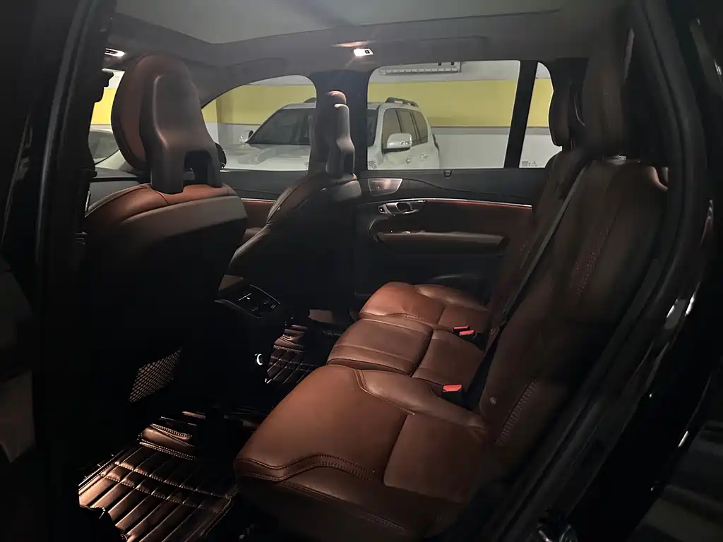 Volvo XC90 2020 T6 Luxury 7 мест