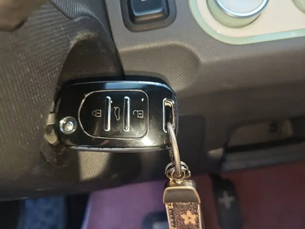 Wuling MINIEV — миниатюра 9