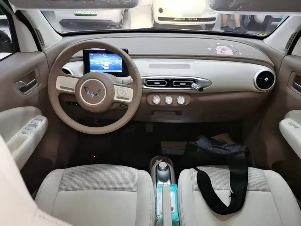 Wuling MINIEV — миниатюра 10