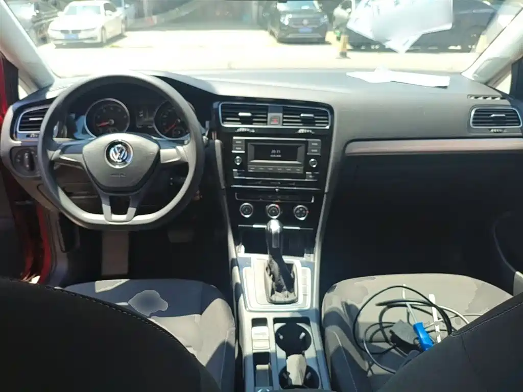 Volkswagen Golf 2018 1.6L AT Fashion