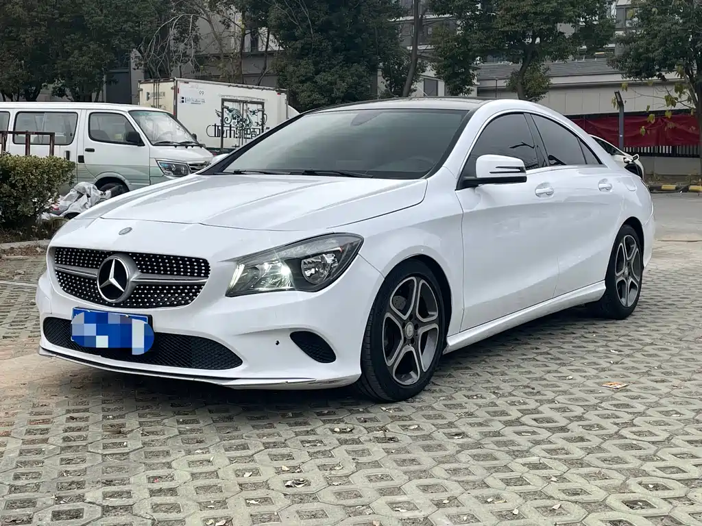 MERCEDES-BENZ CLA
