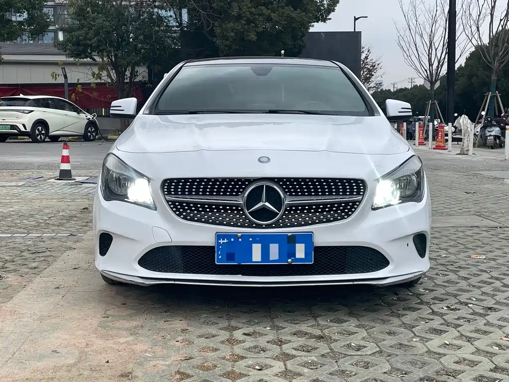MERCEDES-BENZ CLA