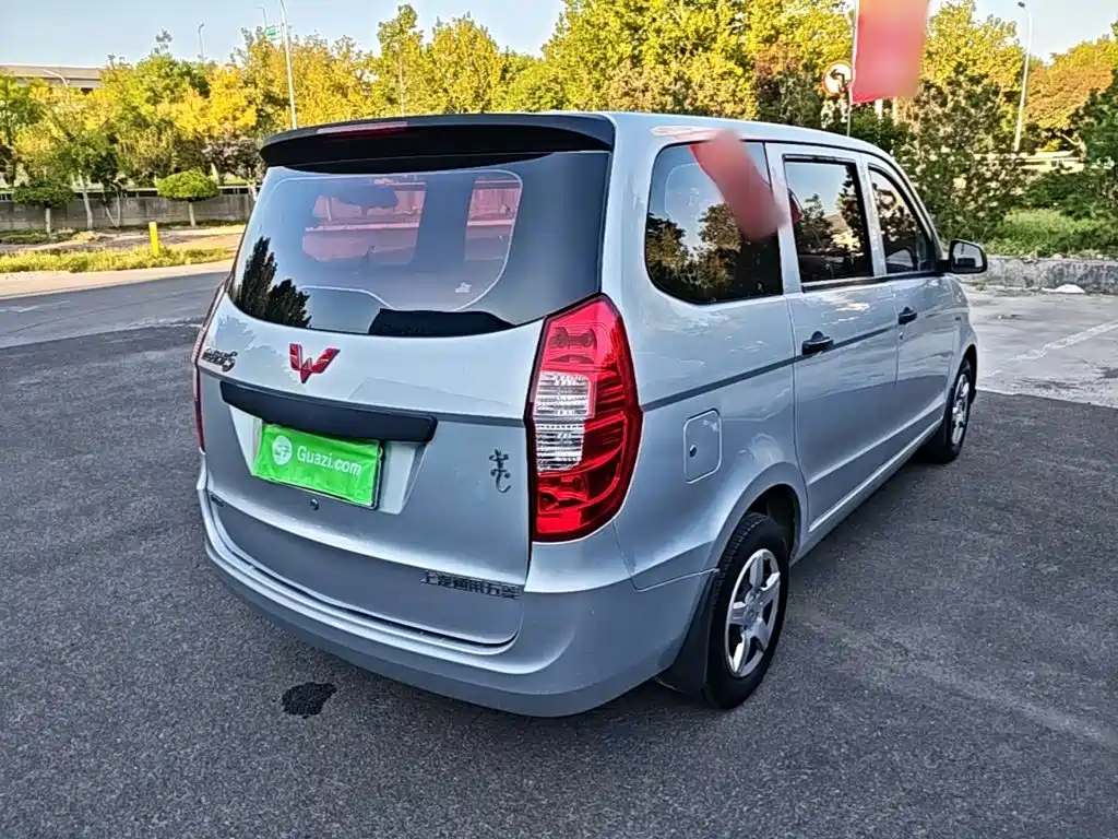 Wuling Hongguang — миниатюра 7