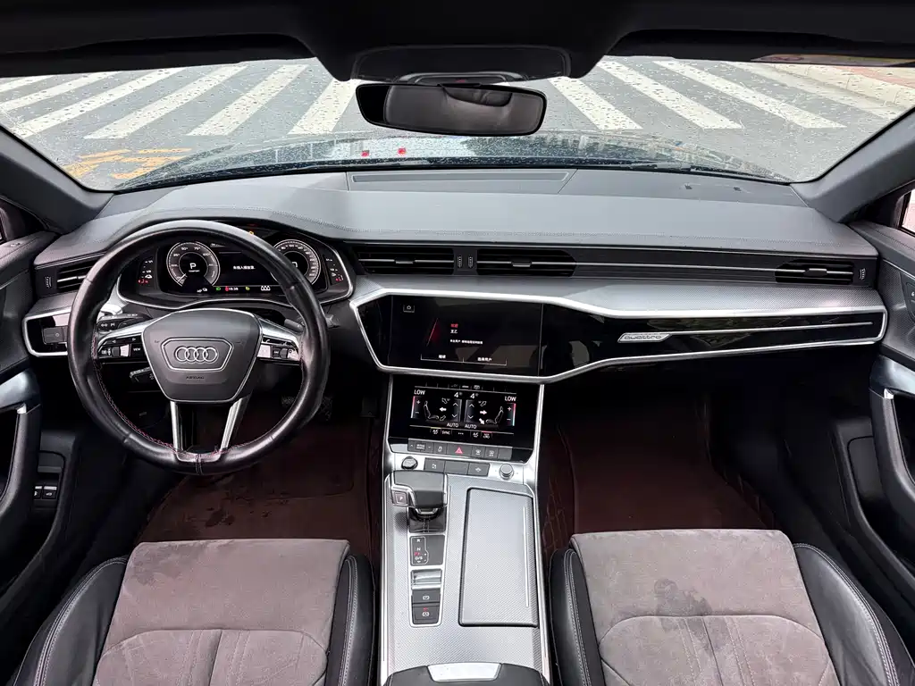 Audi A6L 2020 55 TFSI e quattro