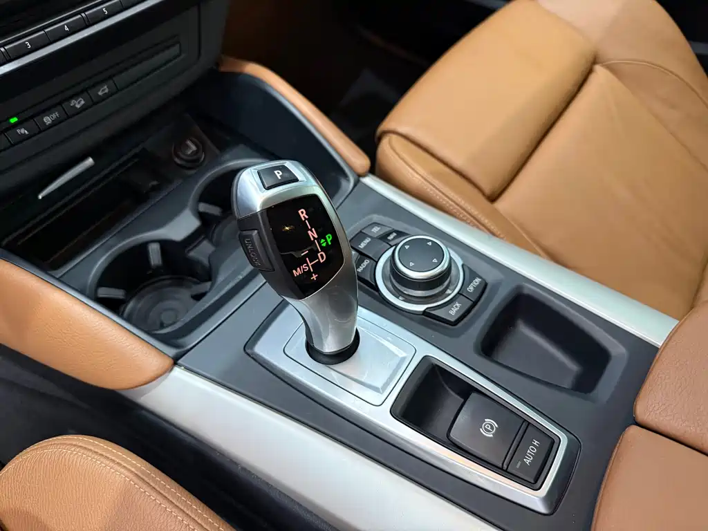 BMW X6 — миниатюра 15