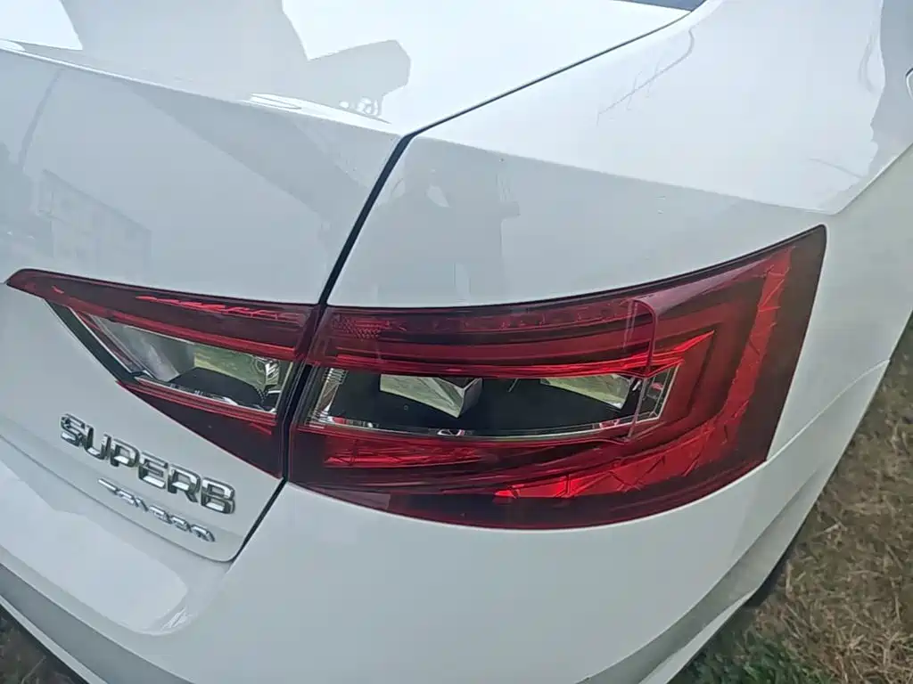 Skoda Superb 2018 TSI280 DSG Comfort VI