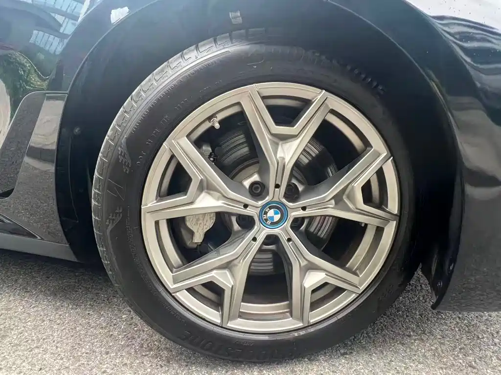 BMW i3 2024 eDrive 35 L