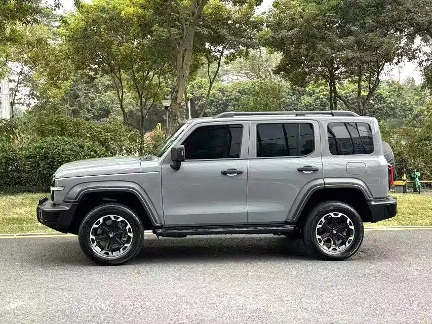 TANK TANK 300 NEW ENERGY