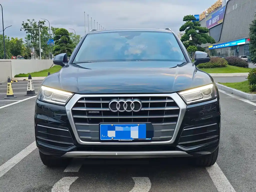 Audi Q5L — миниатюра 2